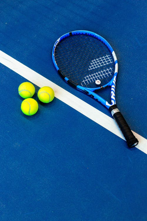 Clases de tenis: raqueta y pelotas